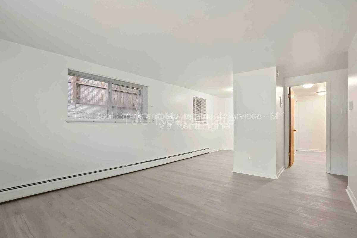 42 N Pearl St #103 - Photo 5 of 10