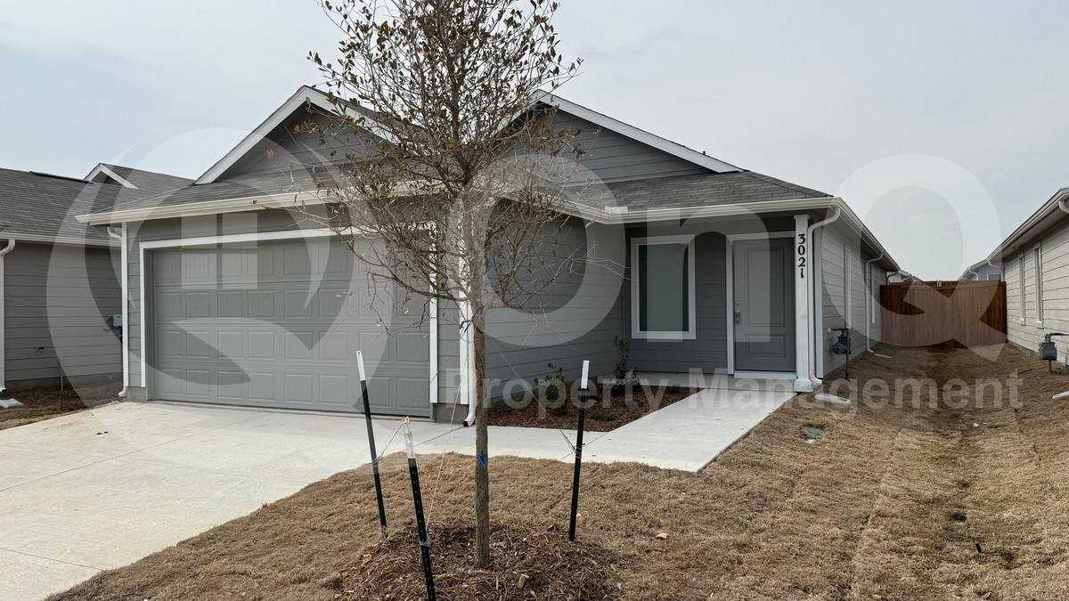 3021 Campeiro Ave - Photo 3 of 10