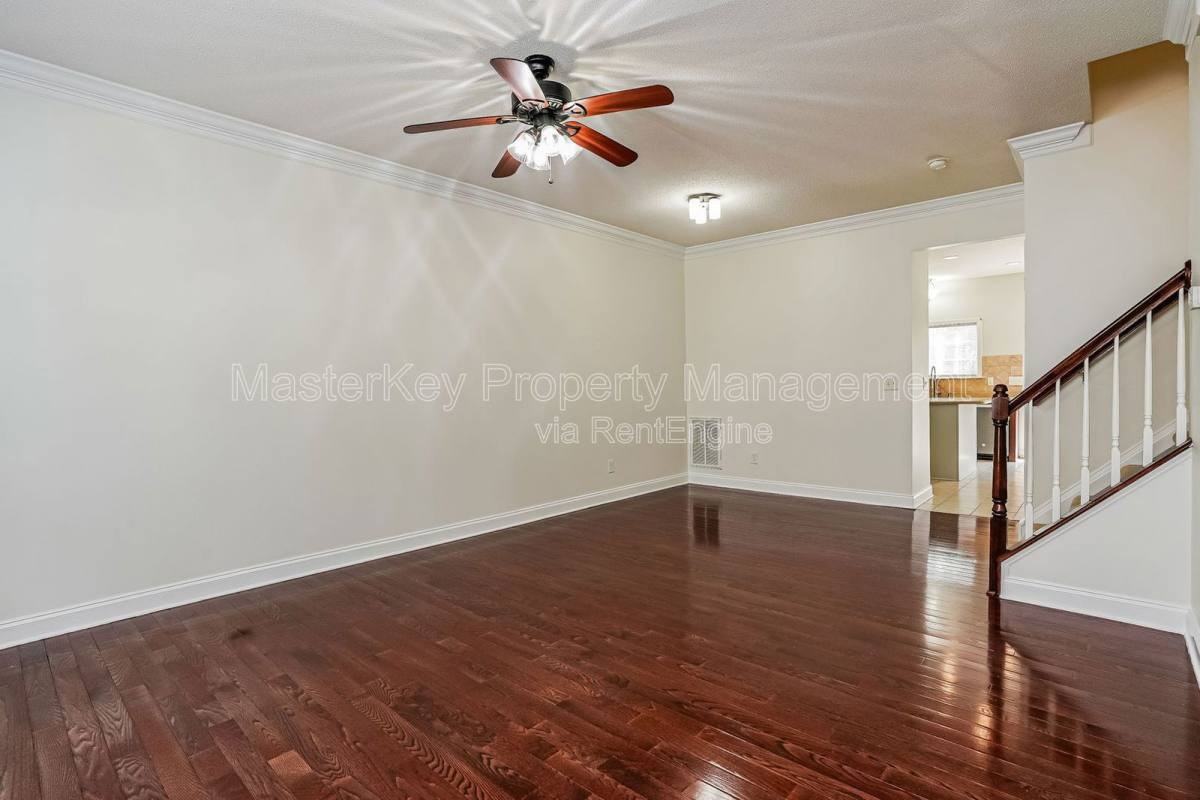 335 Anterbury Dr - Photo 2 of 10