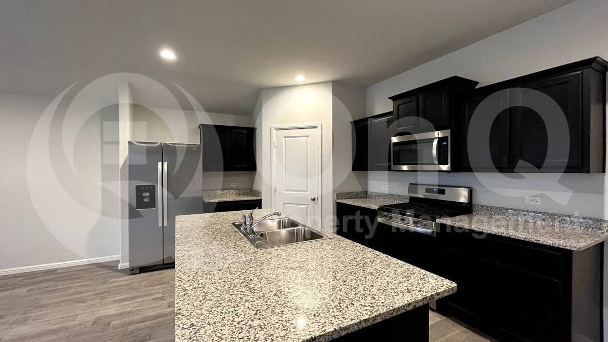 2321 Denmark Ln - Photo 3 of 10