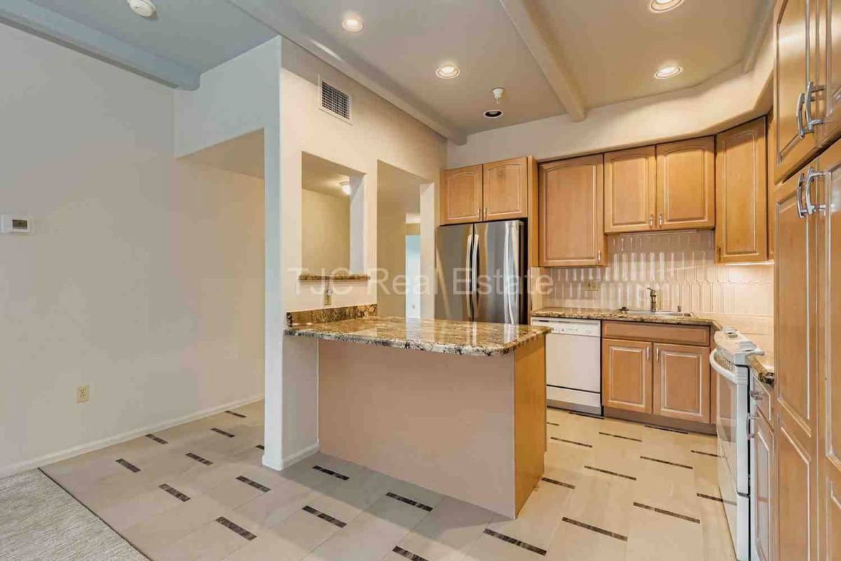 180 N Cook St #411 - Photo 3 of 10