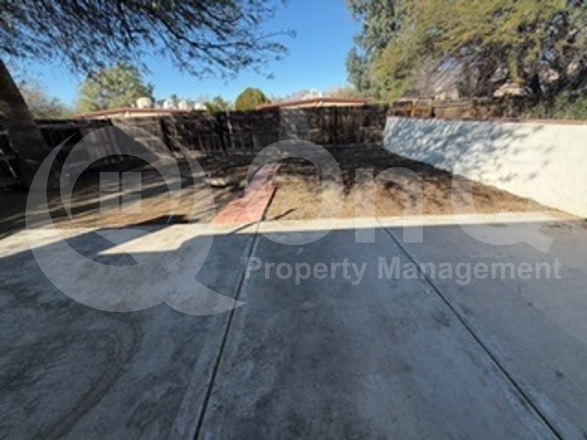 1721 E Blacklidge Dr #2 - Photo 6 of 10