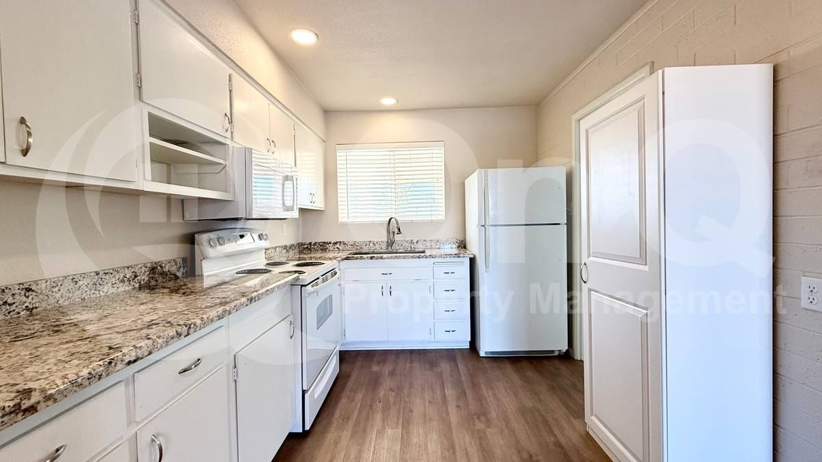 10807 W Oakmont Dr - Photo 3 of 10