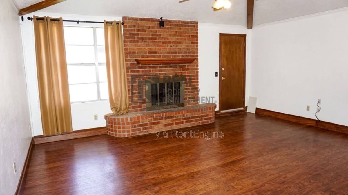 5301 Capulin Ln - Photo 2 of 9