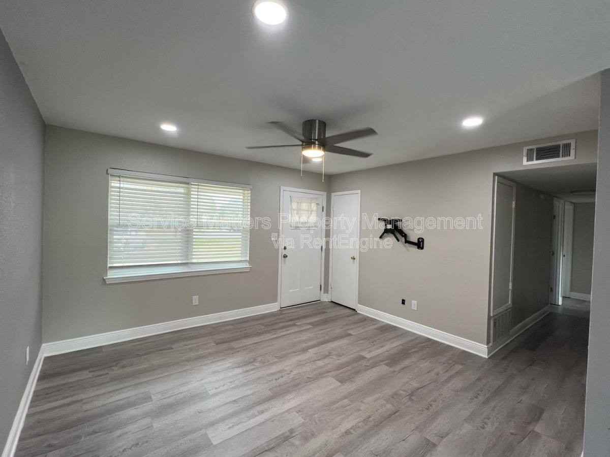 3747 Berryhill Rd - Photo 3 of 10