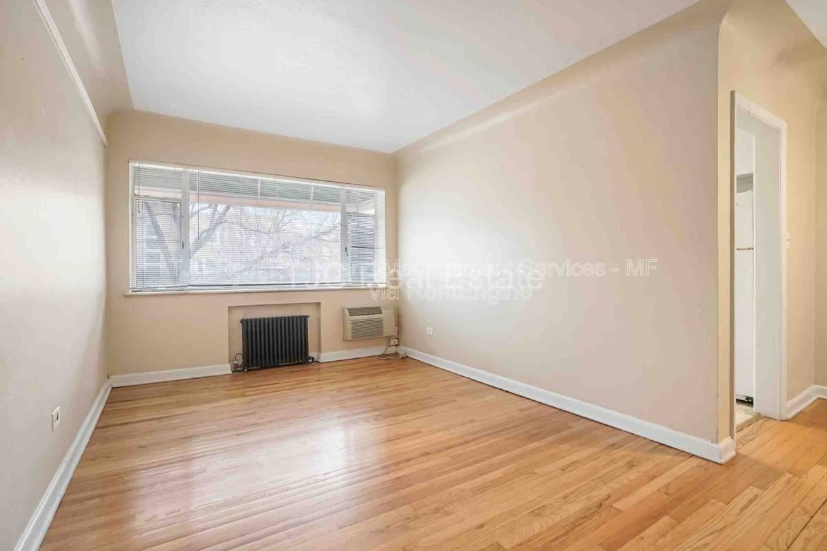 500 N Logan St #23 - Photo 3 of 10