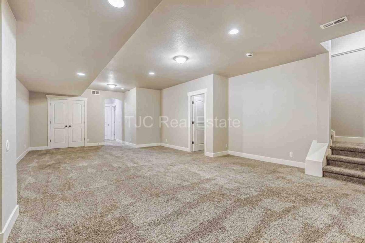 5512 Wabash St - Photo 5 of 10