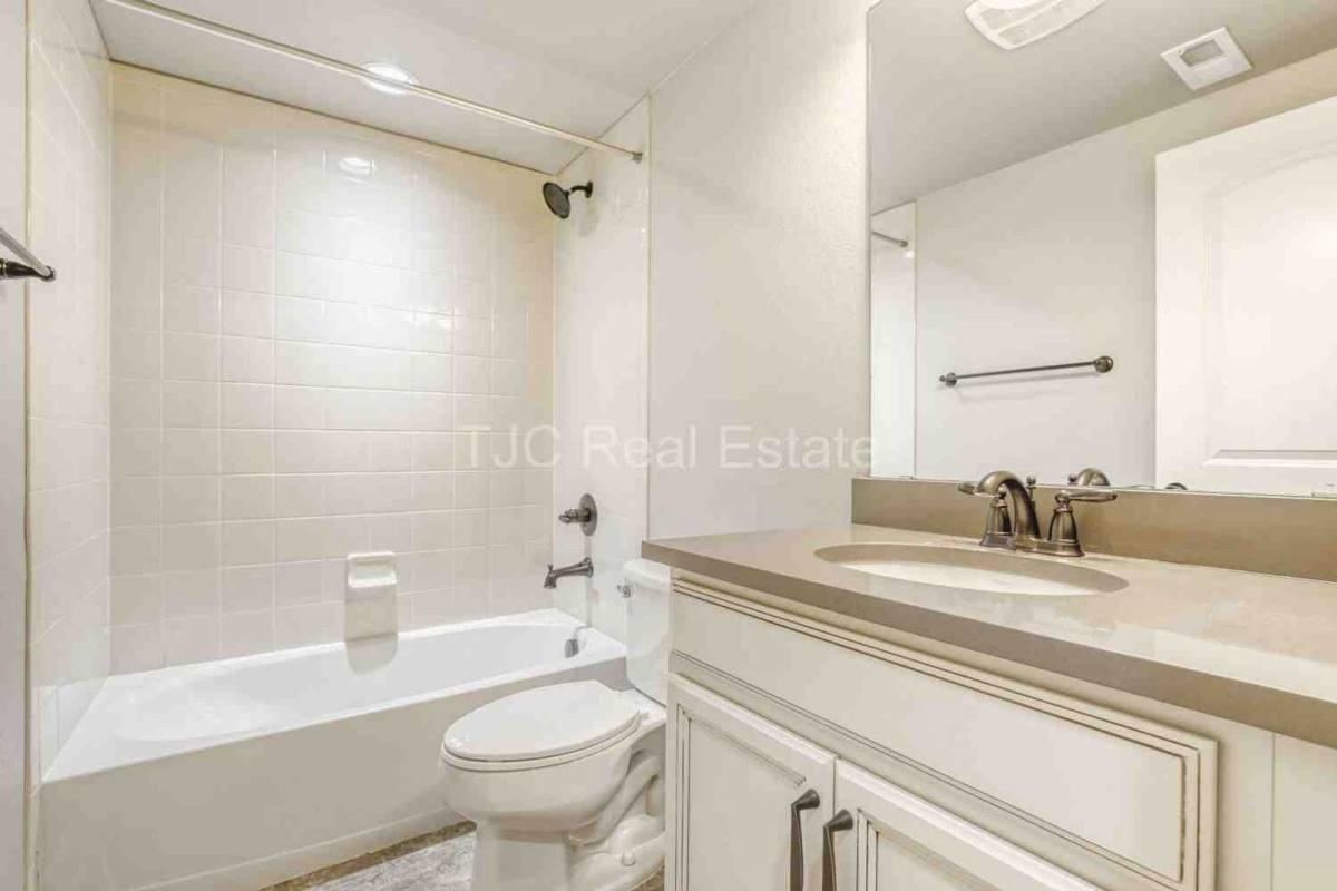 5512 Wabash St - Photo 7 of 10