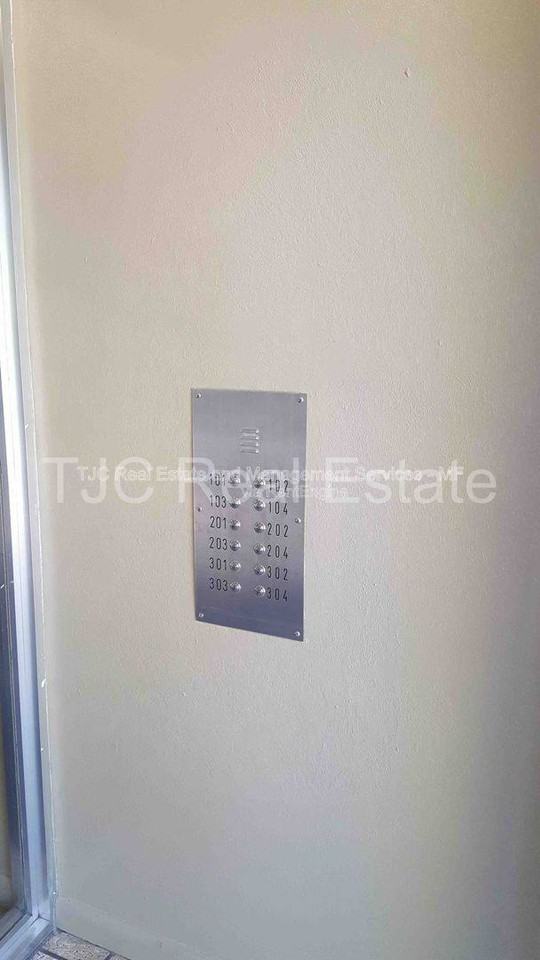 42 N Pearl St #201 - Photo 4 of 10