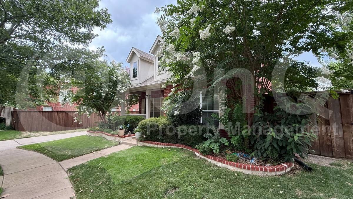 9584 Park Garden Dr - Photo 3 of 10