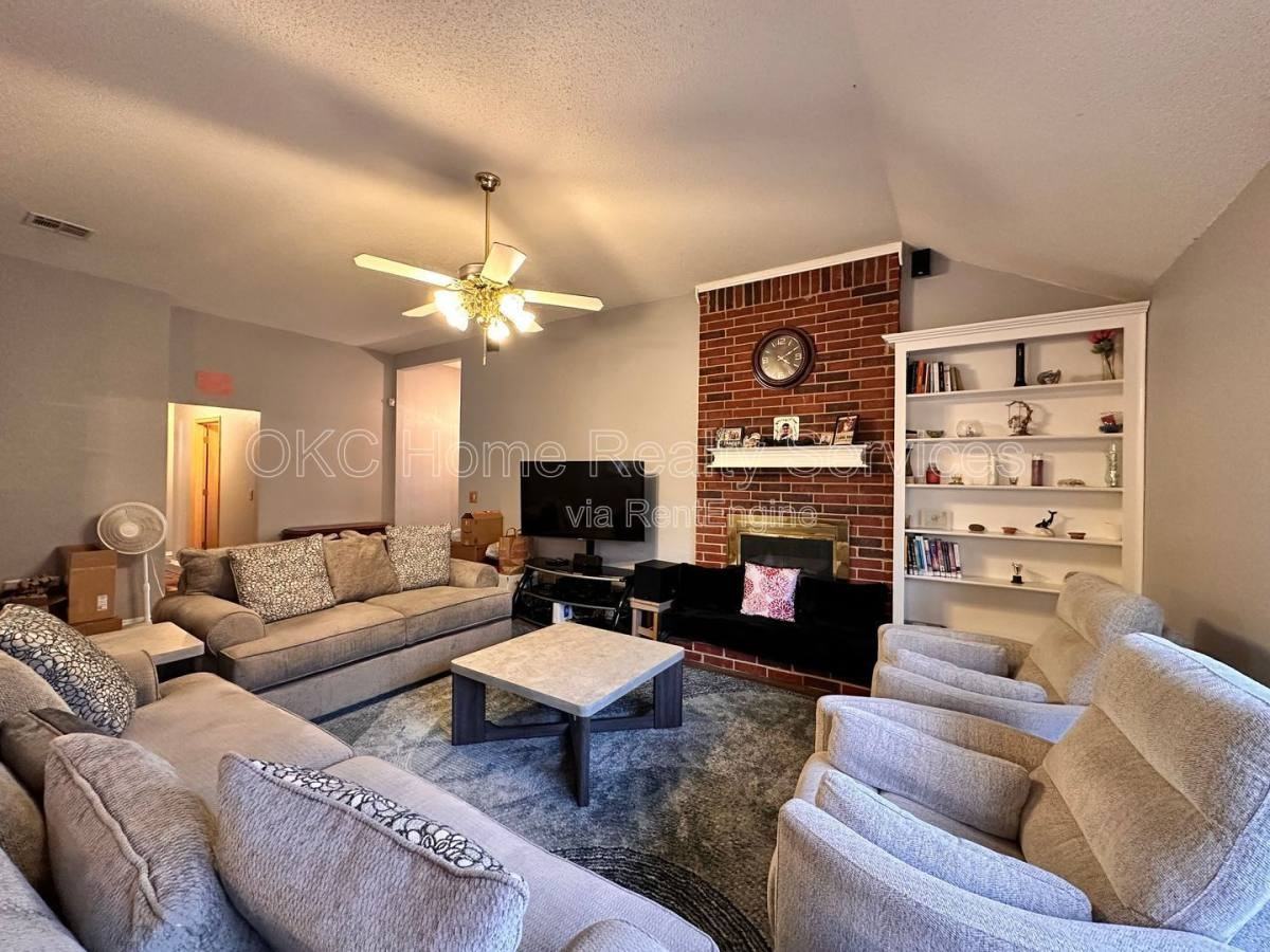 17316 Valley Crst - Photo 4 of 10