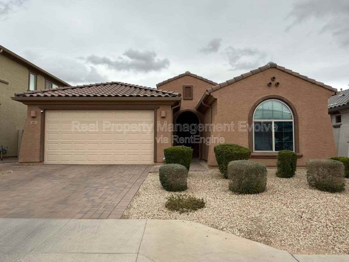 5811 N 88th Ln - Photo 2 of 10
