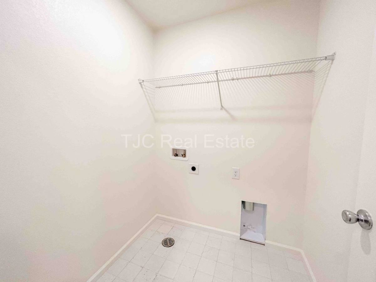 6277 N Nepal Ct - Photo 7 of 10