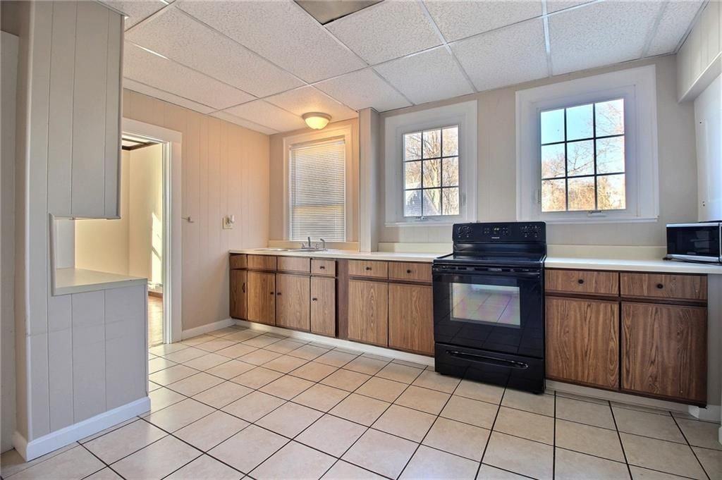 19 Greenman Ave ##2 - Photo 5 of 12