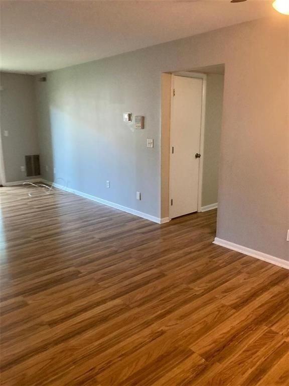 1143 Hartford Ave ##5b - Photo 3 of 12