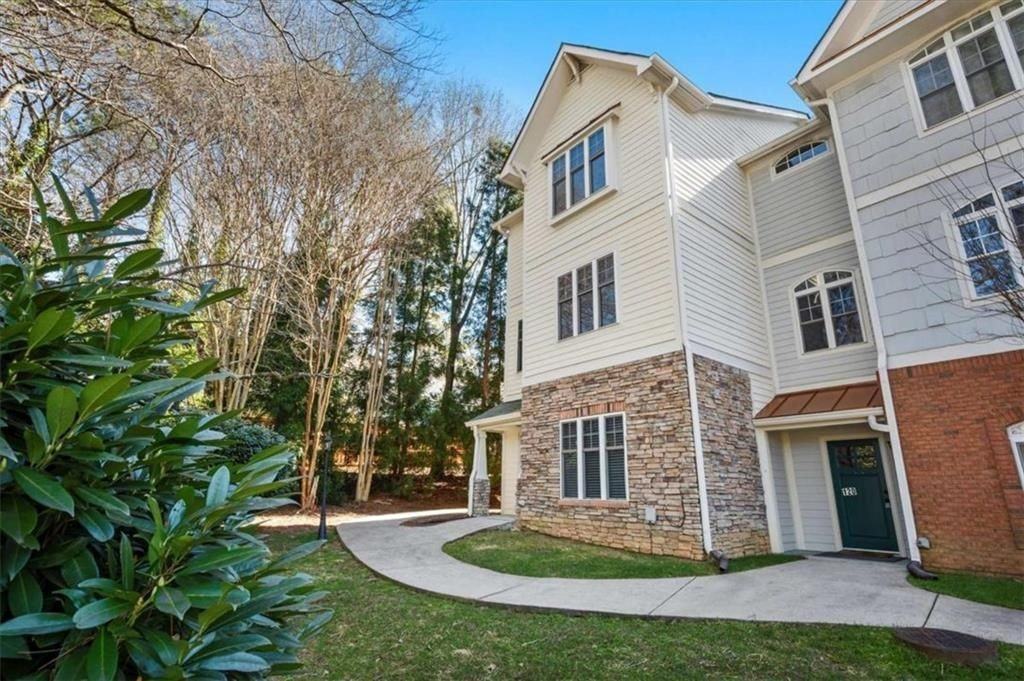 110 Garrison Walk - Photo 2 of 50