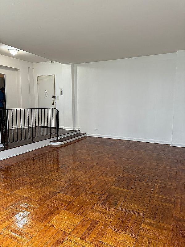 9840 64th Ave #2E - Photo 4 of 11