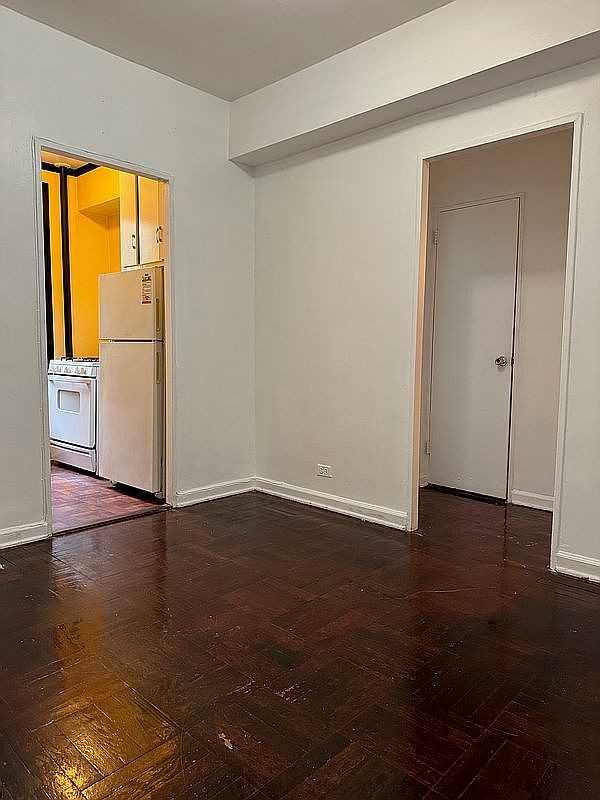 9840 64th Ave #2E - Photo 5 of 11