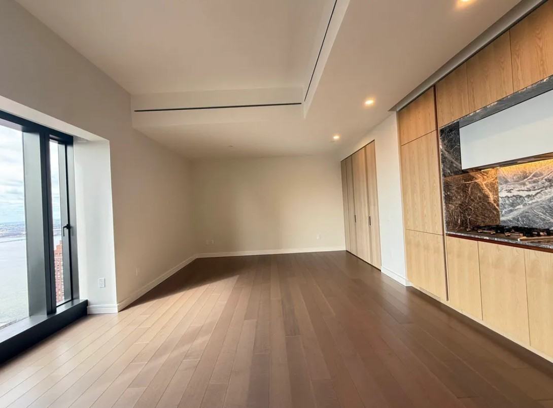 127 Greenwich St #79B - Photo 5 of 9