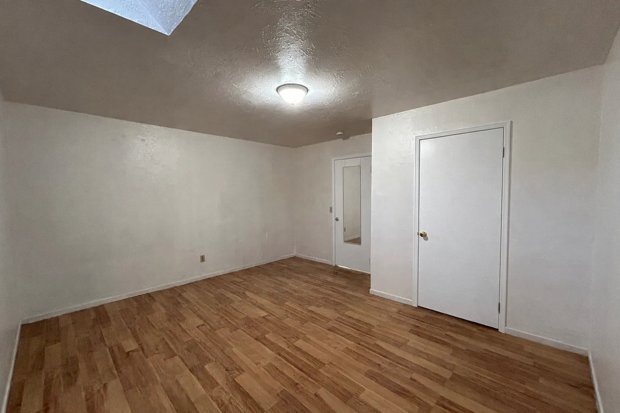 545 Excelsior Ave - Photo 4 of 4