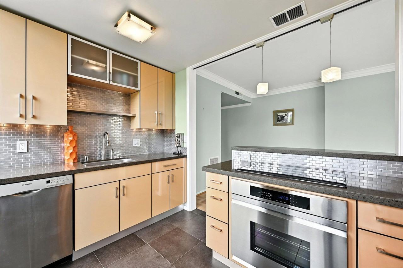 1001 Genter St - Photo 5 of 11