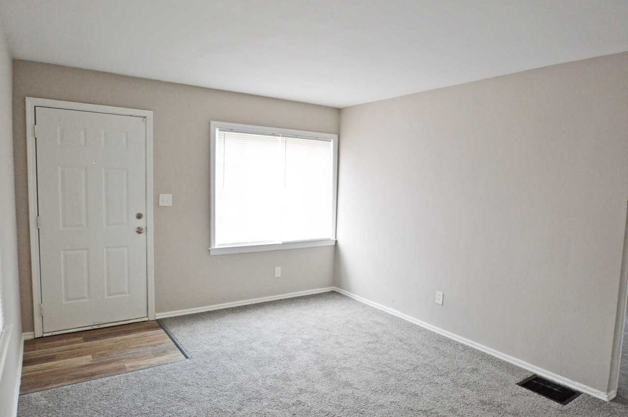 1317 Aberdeen Ave - Photo 5 of 19