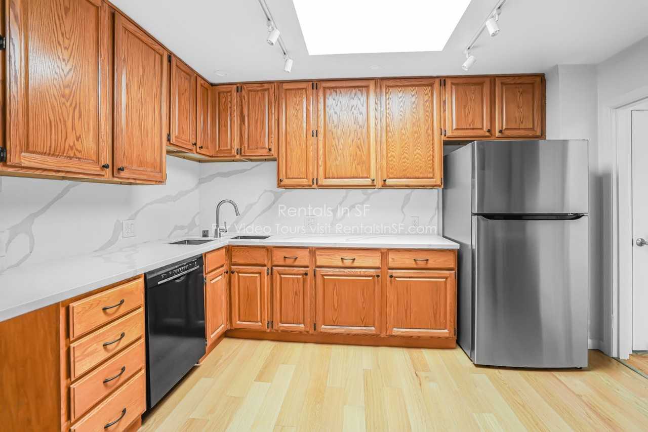 234 Stillings Ave - Photo 2 of 25