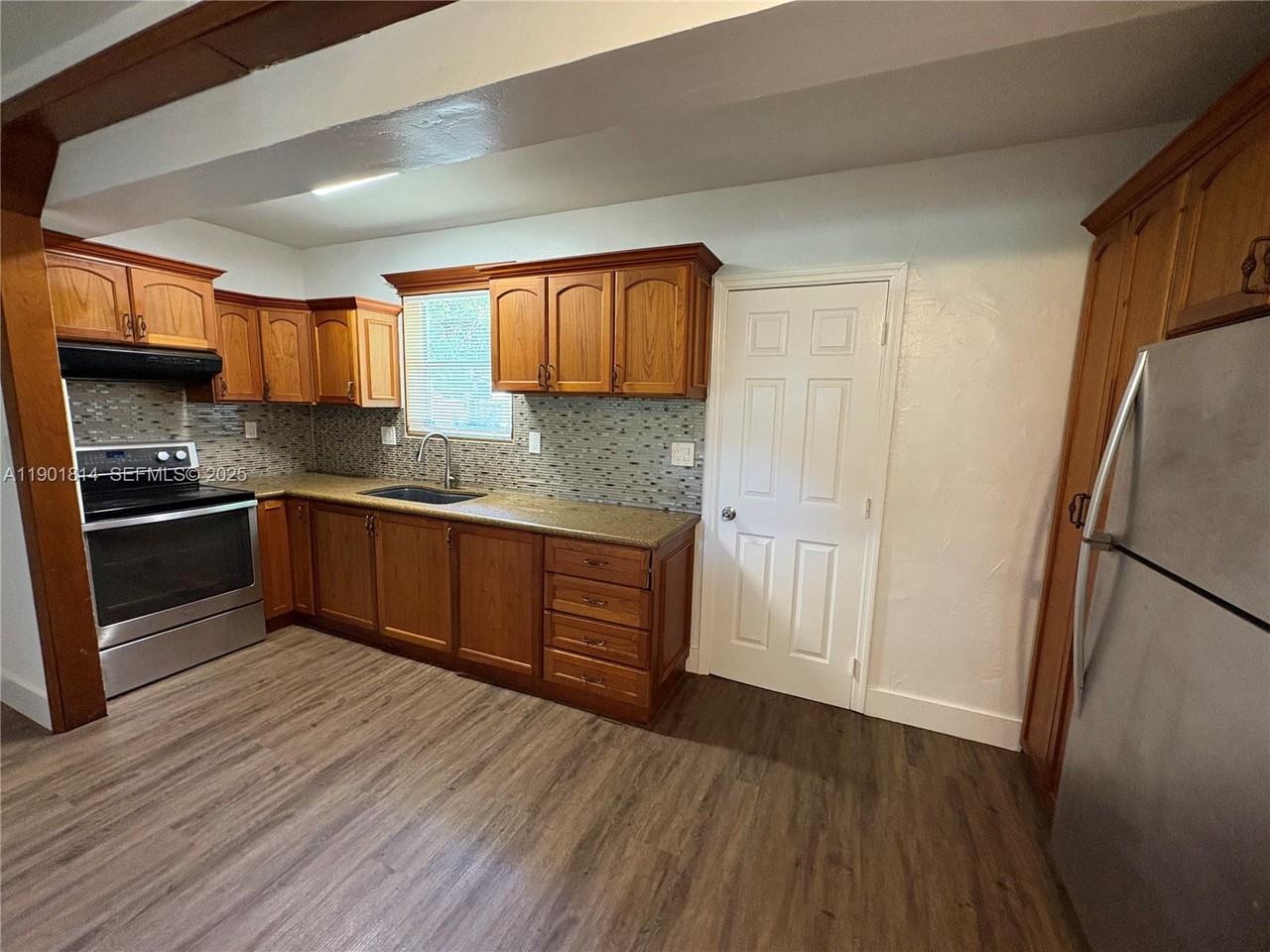 1741 Northeast 52nd Street - Photo 4 of 19