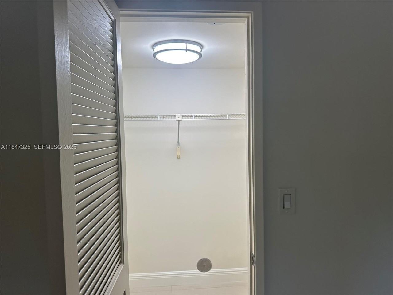 3520 Oaks Way ##108 - Photo 7 of 44