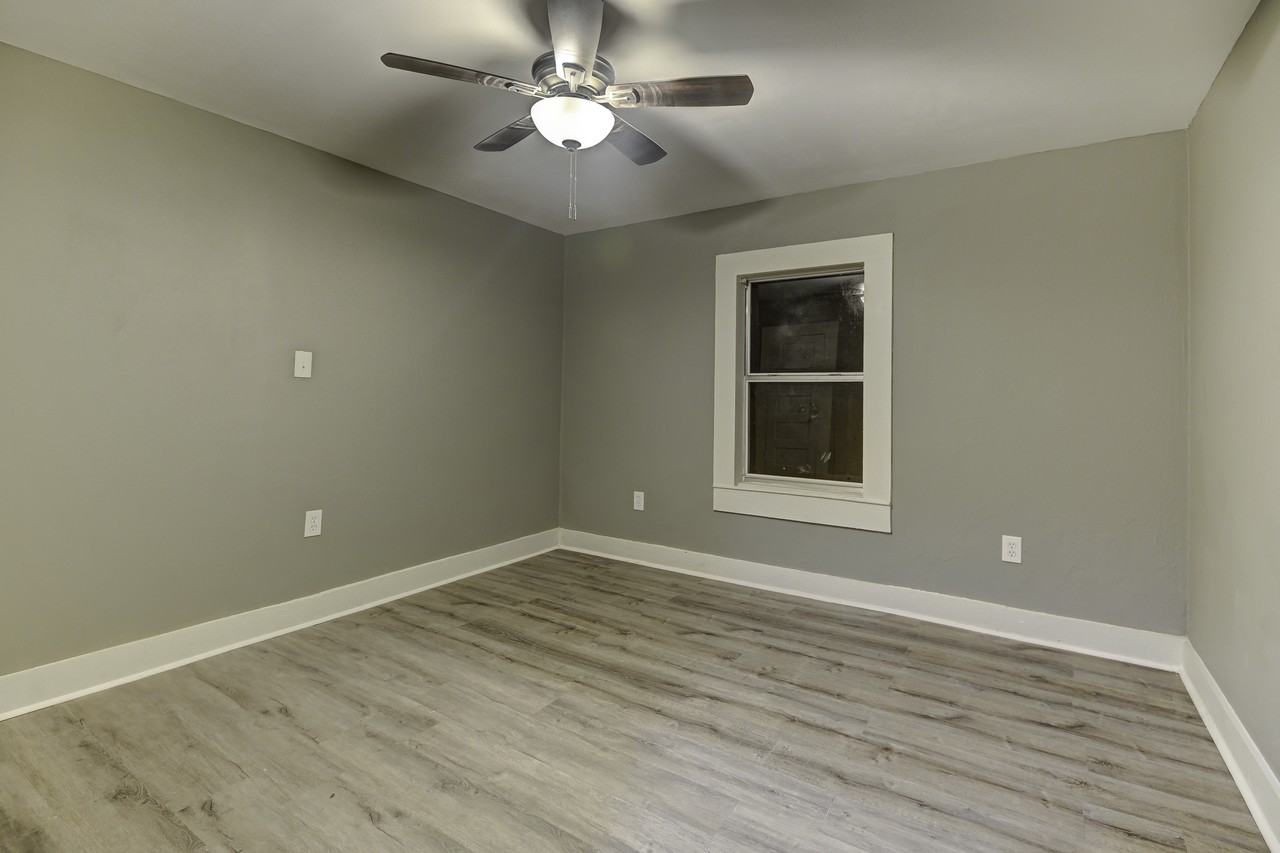 140 N Commerce St #NA - Photo 7 of 8