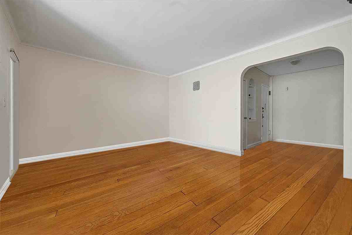 55 E 190th St #38 - Photo 7 of 10