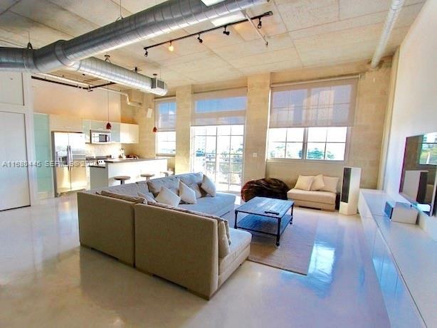 410 Northwest 1st Avenue ##504 - Photo 6 of 17