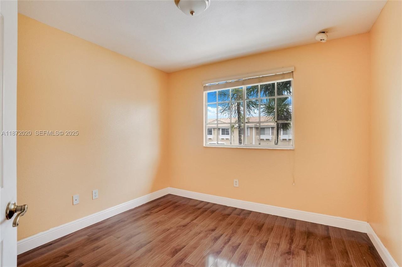 5901 Manchester Way ##0 - Photo 2 of 15