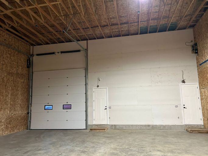 4386 168 St #WARE - Photo 2 of 5