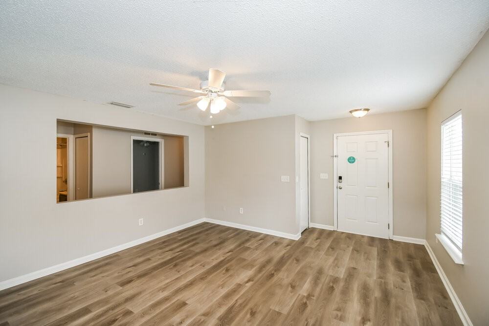 957 Wynfield Cir - Photo 3 of 16