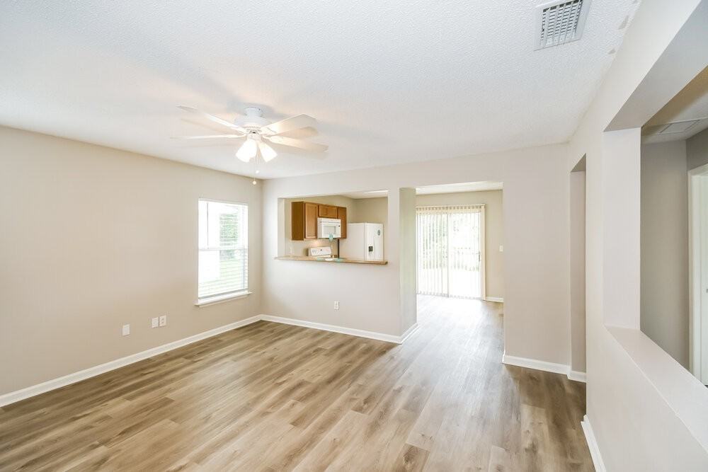 957 Wynfield Cir - Photo 5 of 16