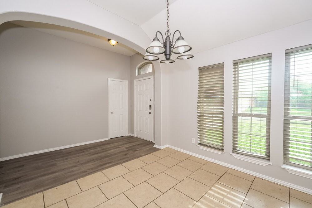 9324 Cynthia Ct - Photo 5 of 16