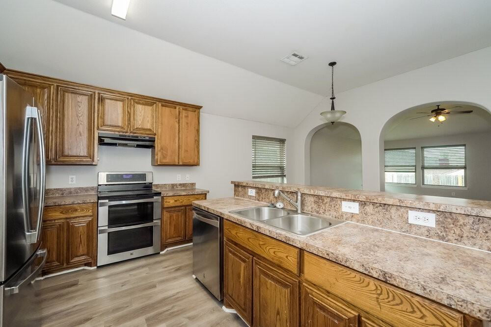 9324 Cynthia Ct - Photo 6 of 16