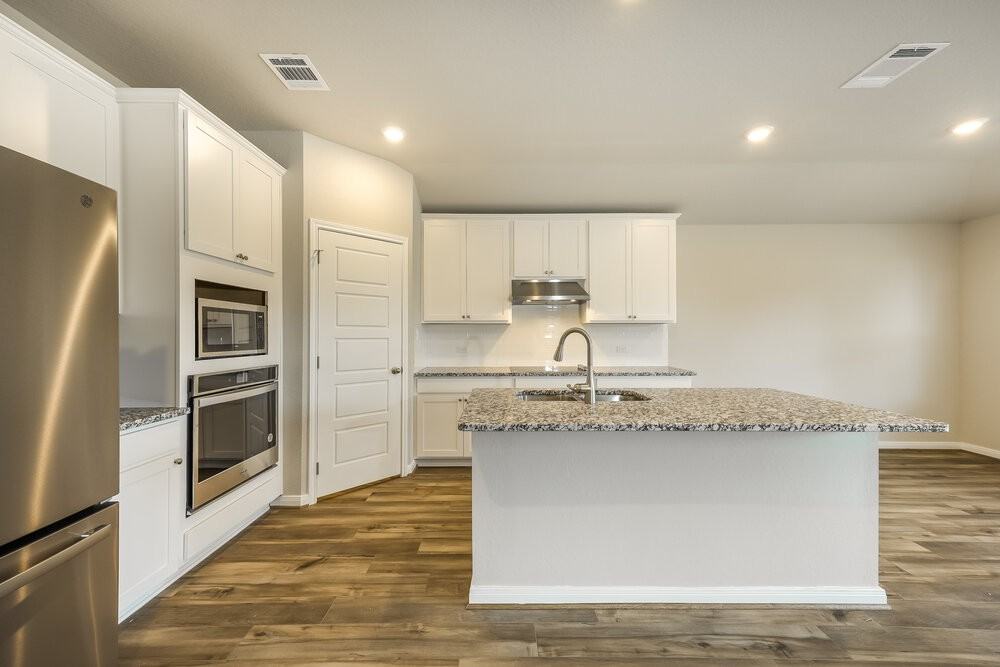 512 Shelton Pass - Photo 6 of 16