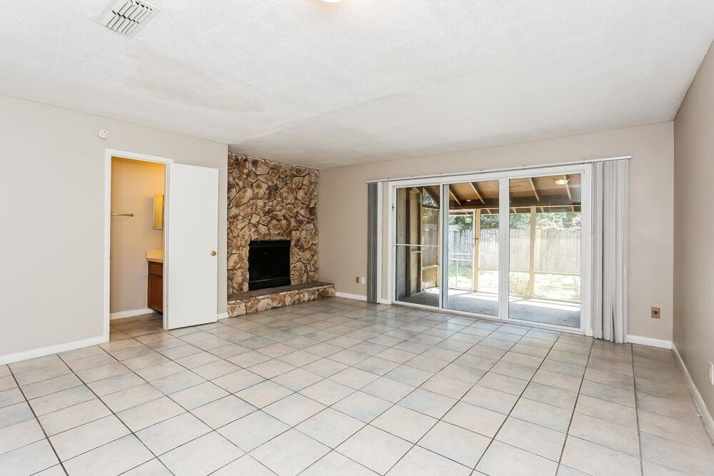 7656 Arble Dr - Photo 4 of 17