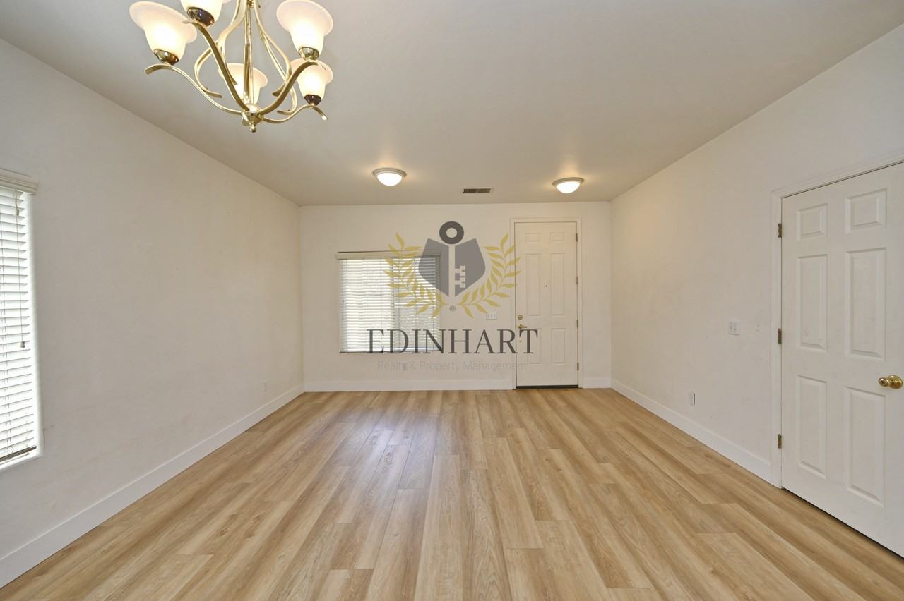 6083 E Andrews Ave #1 - Photo 5 of 30