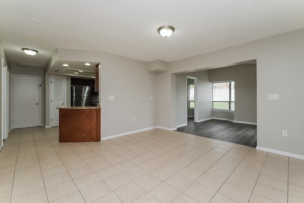 11171 Heathwood Ave - Photo 5 of 16