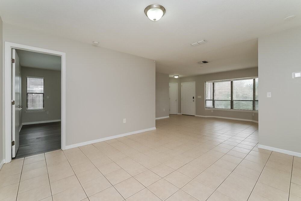 11171 Heathwood Ave - Photo 6 of 16