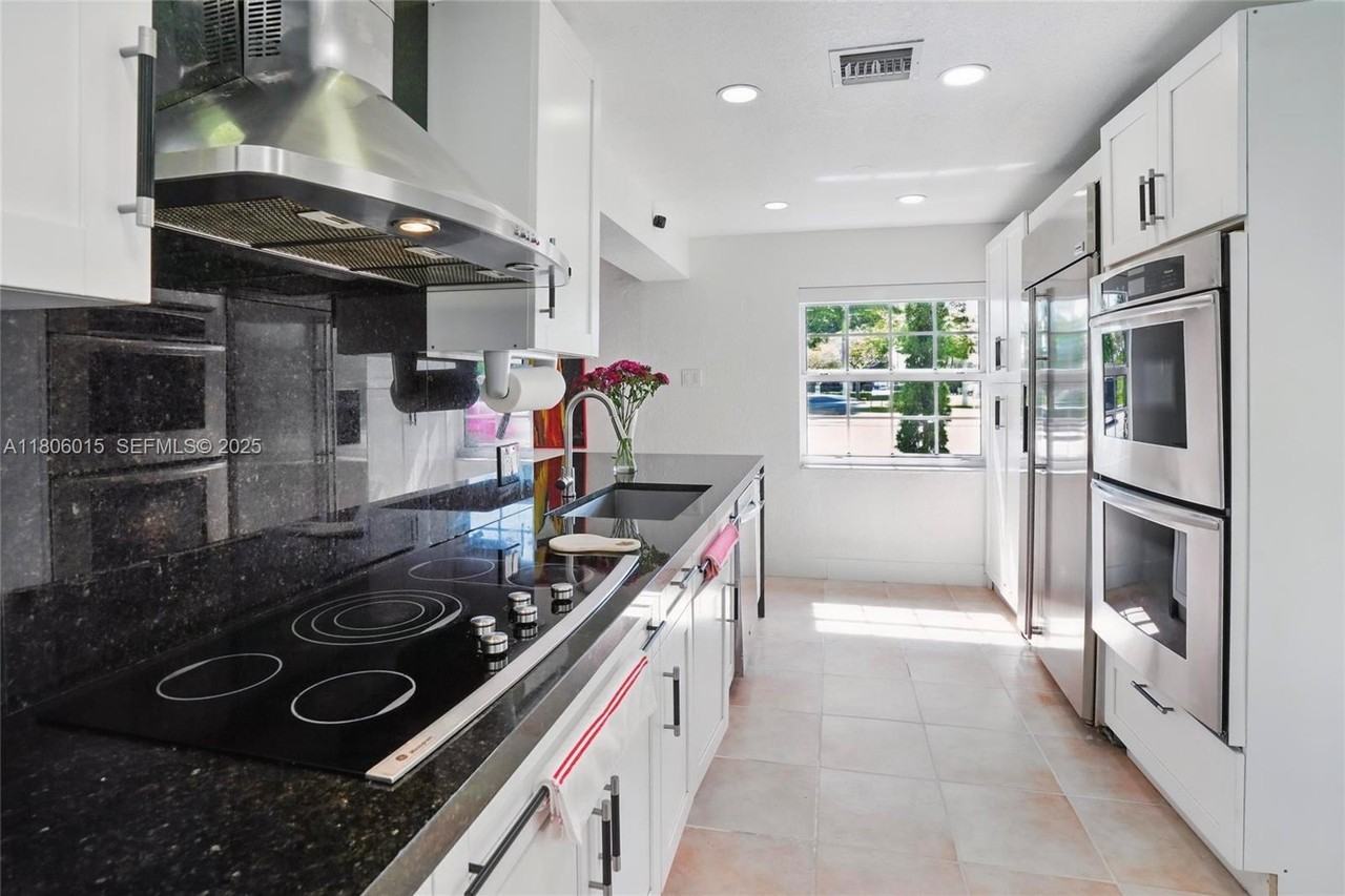 2000 Southwest 4th Avenue ##01 - Photo 6 of 11