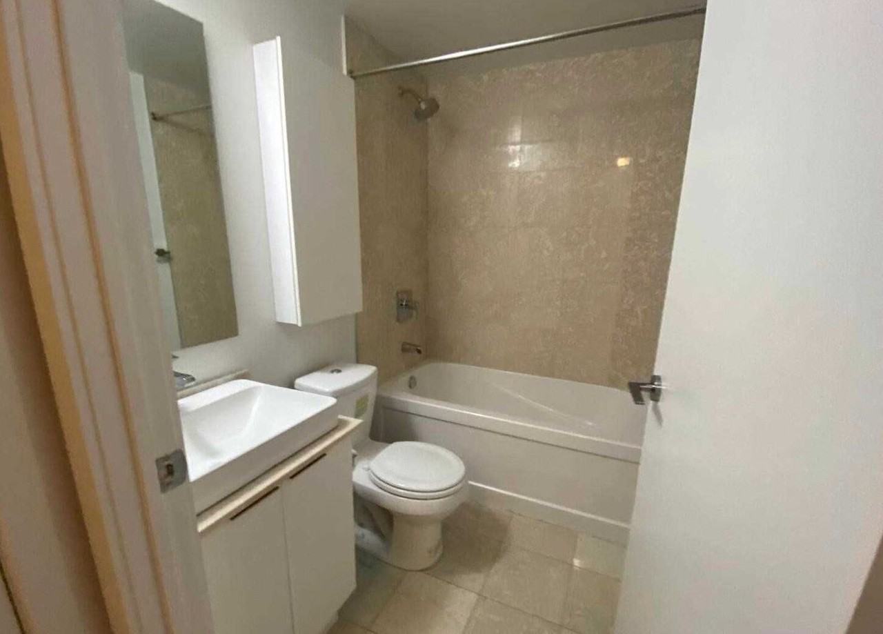 14 York Street #3304 - Photo 3 of 5