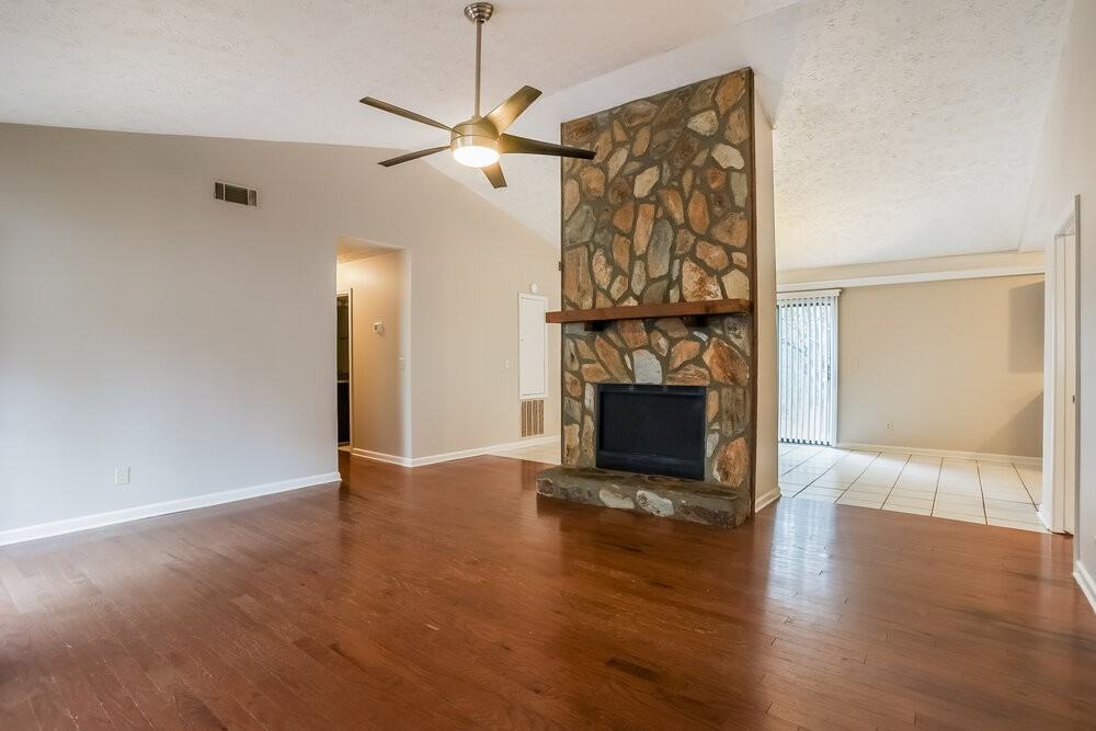 3519 Shelly Dr Nw - Photo 3 of 16