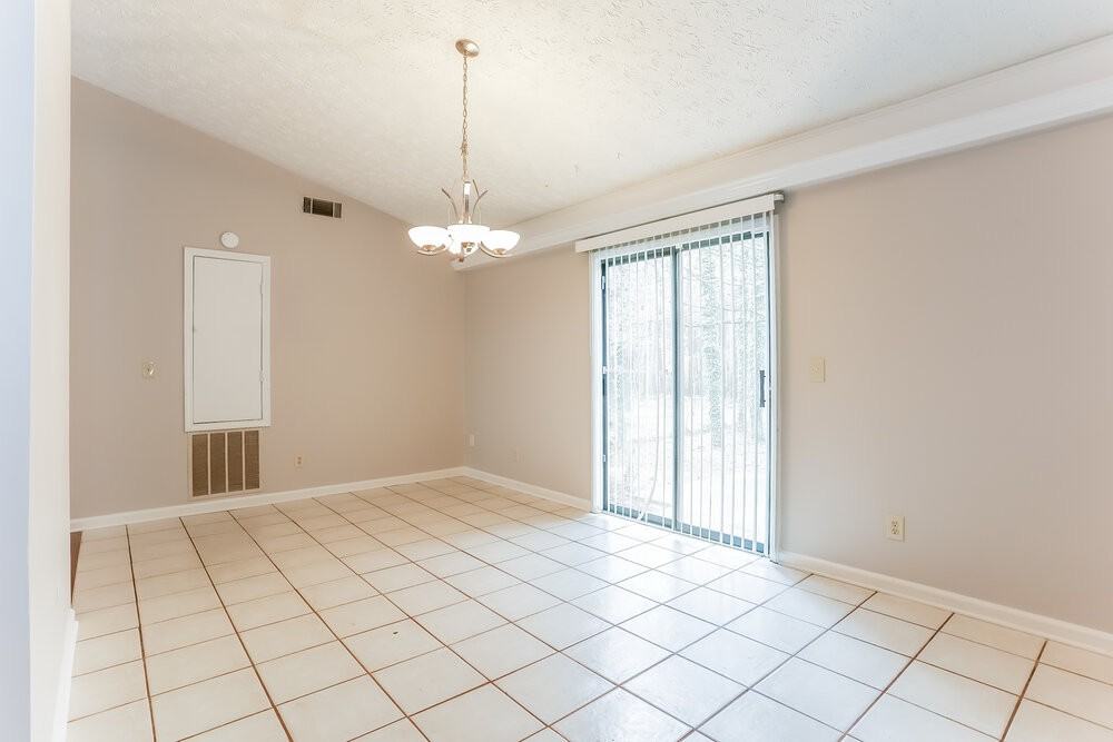 3519 Shelly Dr Nw - Photo 5 of 16