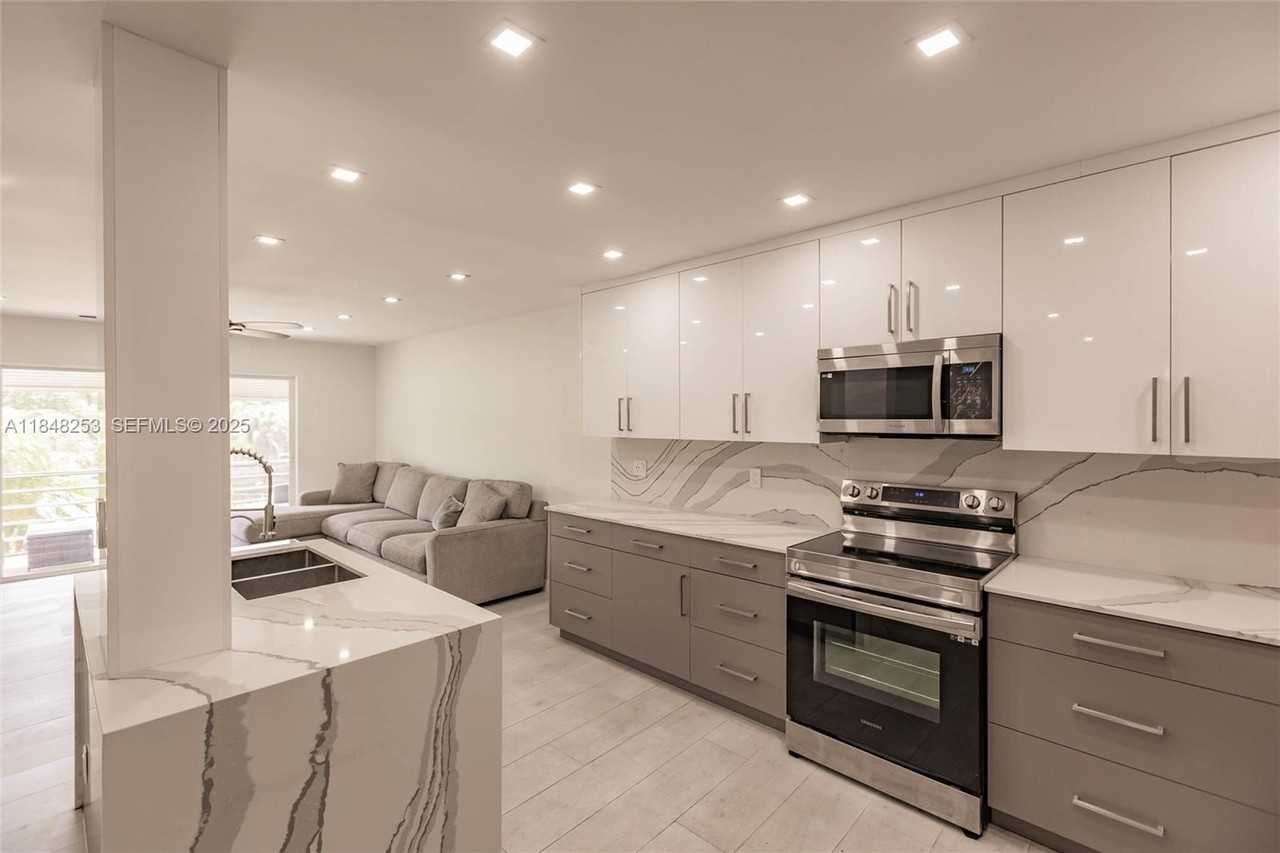 4100 North 58th Avenue ##208