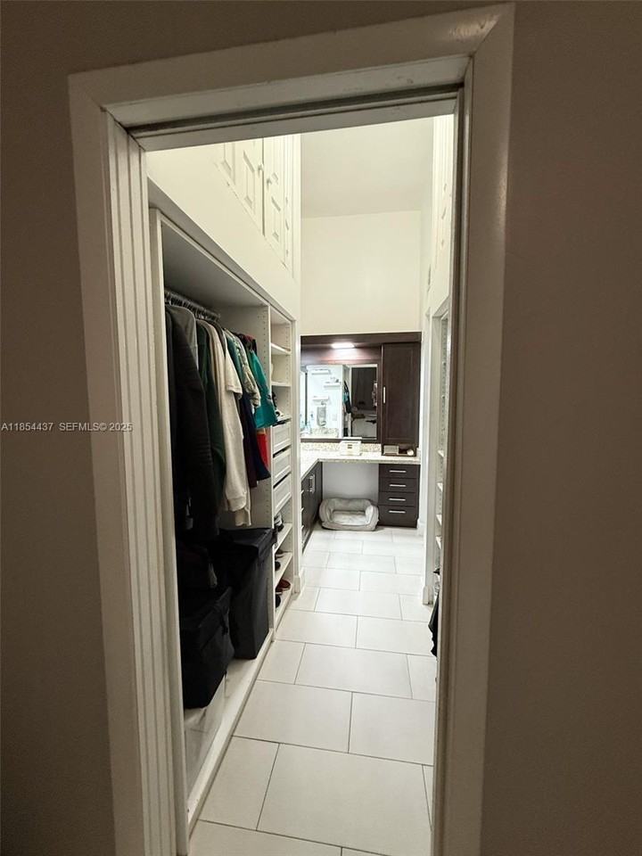 19231 Northwest 67th Place - Photo 7 of 23