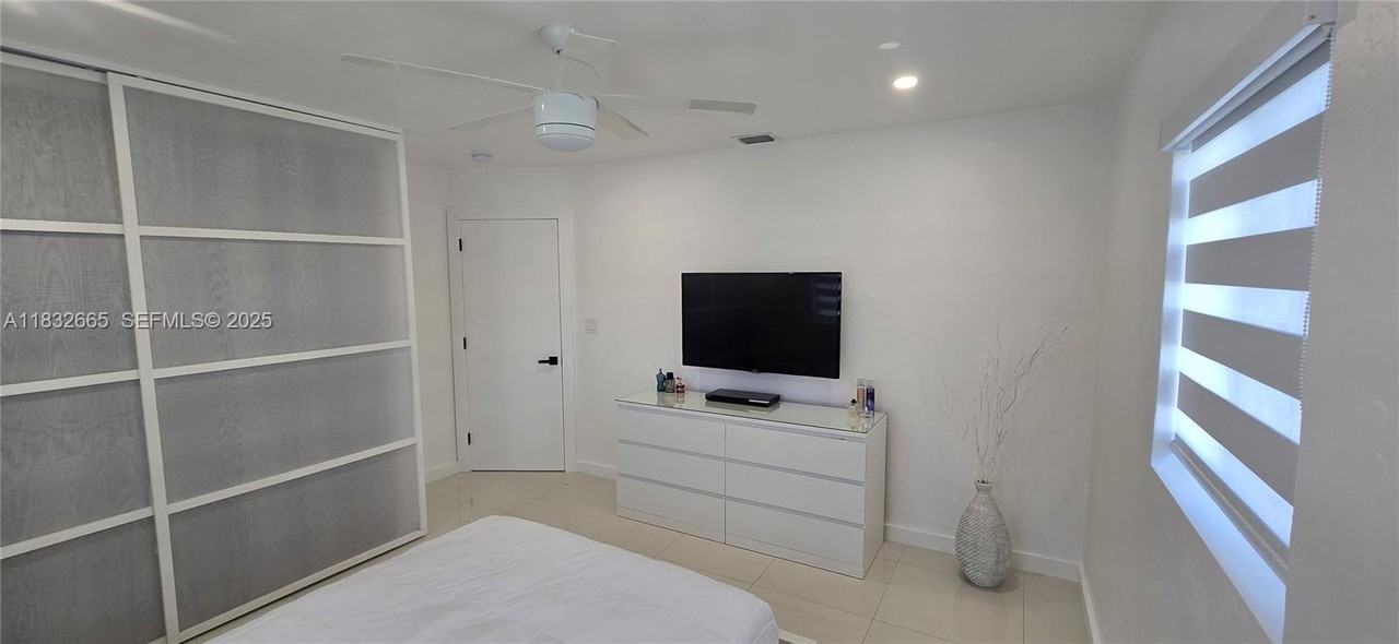 6471 Southwest 30th Street - Photo 6 of 30